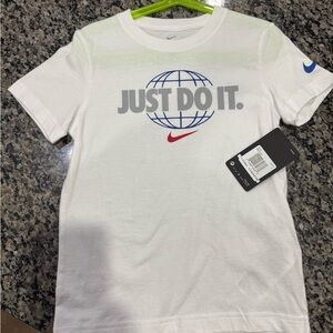 Nike shirt boys